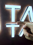 玉林市印顺广告定制安装白色迷你发光字