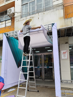 玉林市印顺广告出租桁架搭建中国农业银行围挡喷绘布安装