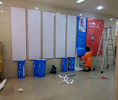 玉林市印顺广告安装中山医院医生展示栏1