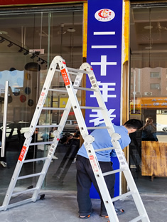 玉林市印顺广告安装店铺卡布UV软膜灯箱